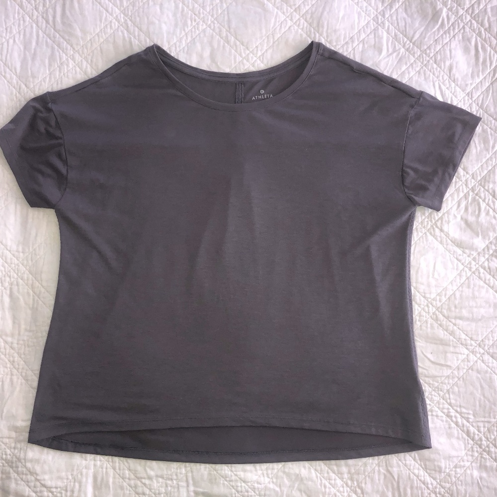 Athleta short sleeve gray shirt L EUC
